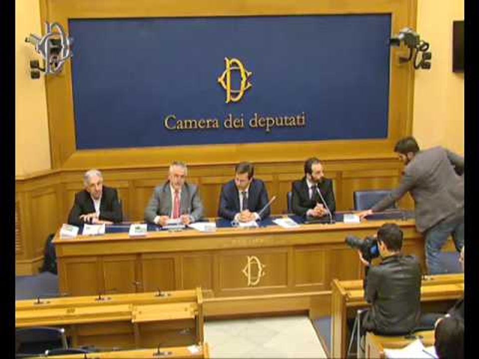 Roma - Banche - Conferenza stampa di Lorenzo Basso (17.05.16)