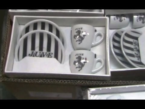 Torino - Falsi gadget della Juventus, sequestrati 85mila prodotti (21.05.16)