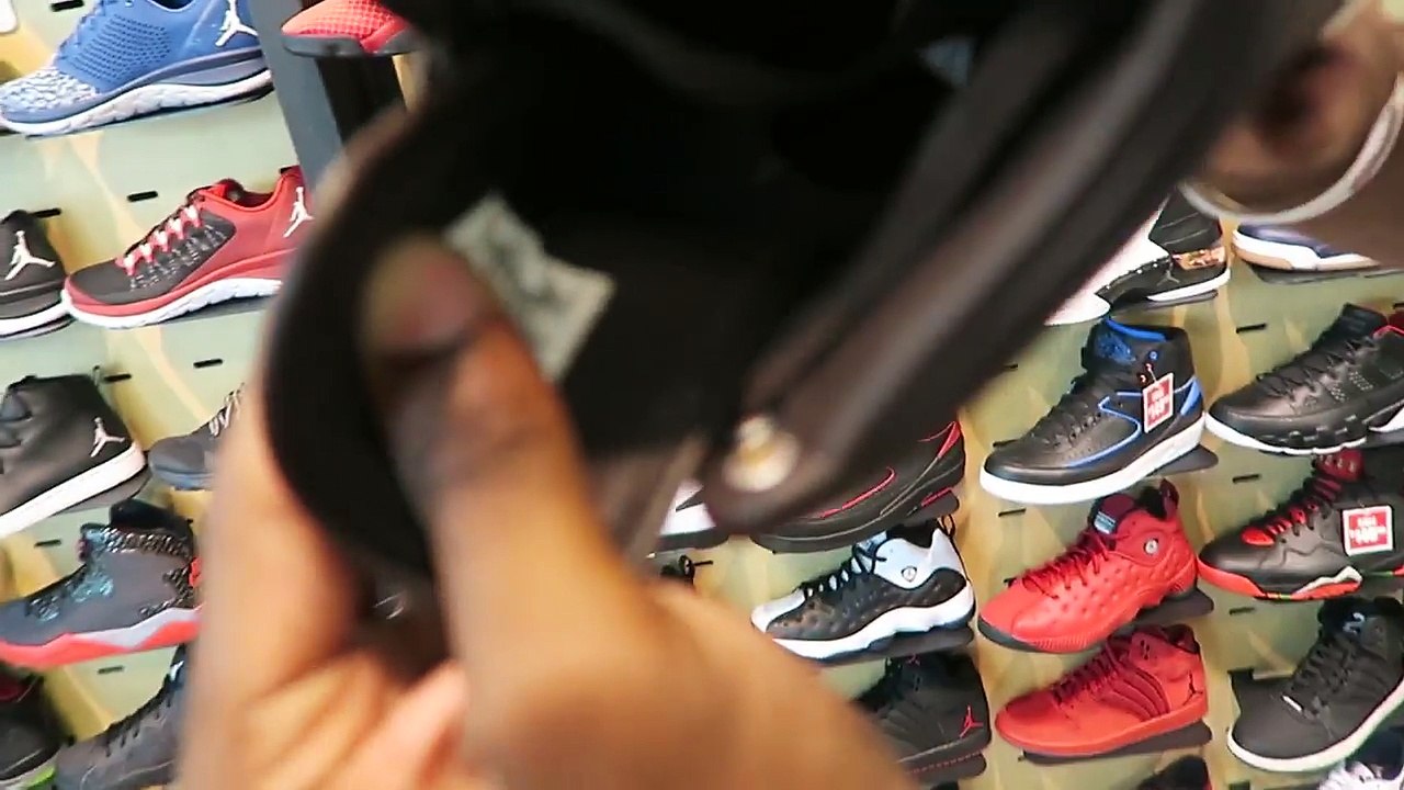 FootLocker Selling Fake Jordan 4's! Shoes From Store Restock CLUTCH! Sneaker Head Shoe Vlog Ep.31