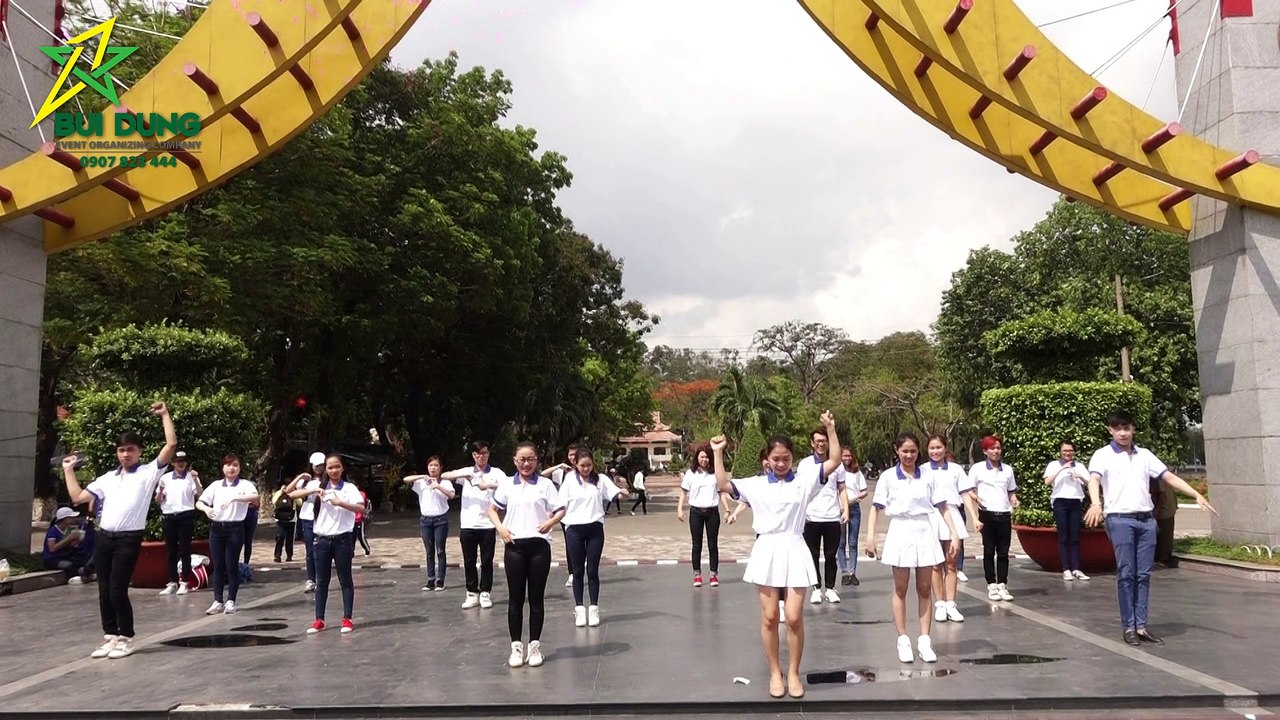 Nhảy flashmob tại công viên Lê Thị Riêng