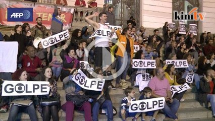 Protes terhadap kerajaan terbabit skandal rasuah