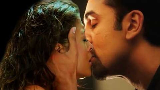 Ranbir Kapoor and Aishwarya Rai Bachchan's Hot Kiss In Ae Dil Hai Mushkil... or Not?