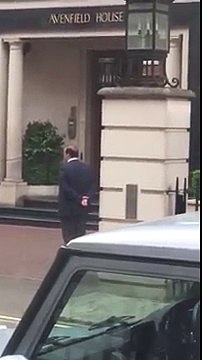 Prime Minister Nawaz Shareef spotted at Avenfield House (owned by companies registered in Panama)