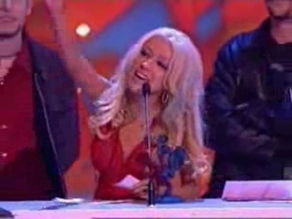 Christina Aguilera Winning International Artist@ Amigos 2000