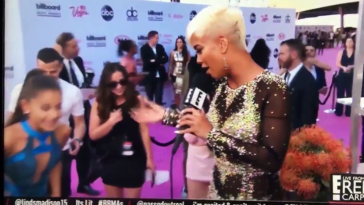 Ariana Grande & Kesha- Billboard Music Awards 2016 Best & Worst Dressed