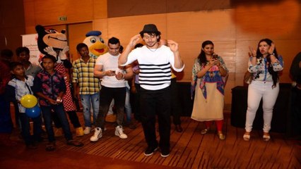 Tiger Shroff Performing Live Stunts
