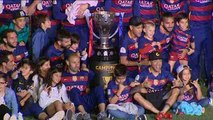 El Barça celebra el doblete en el Camp Nou