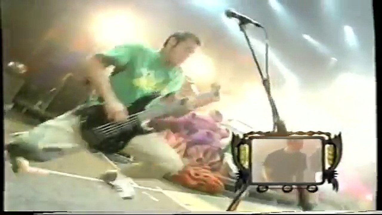 Limp Bizkit - Family values tour 98 Part 1/4 - Combodia