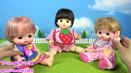 Video herunterladen: メルちゃん おもちゃ ぽぽちゃんとあわのお風呂❤ 色遊び animekids アニメキッズ animation BabyDoll Mellchan Toy Bubble bath