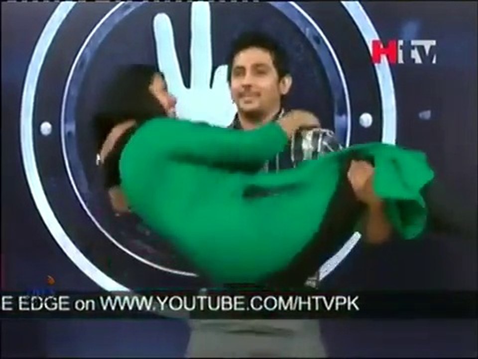 See What Waqar Zaka Did With Married Couple