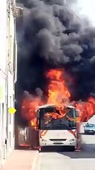 Incendie d'un bus scolaire en Gironde