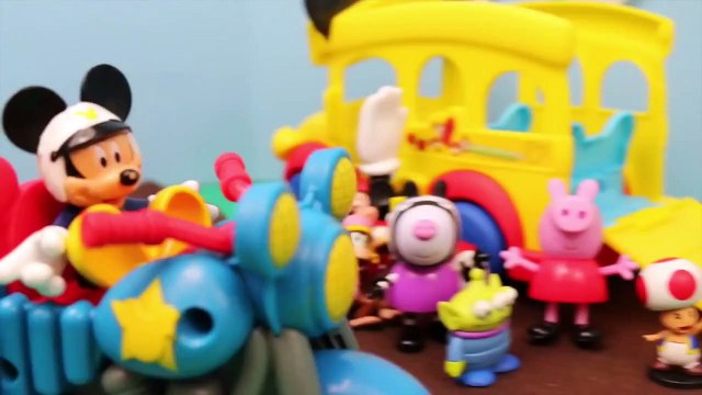 Mickey Mouse Clubhouse Peppa Pig Superman Superhero featuring Mickey Mouse Slidin School Bus