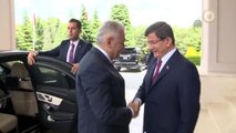Başbakan Yıldırım, Çankaya Köşkü'nde Davutoğlu ile Bir Araya Geldi