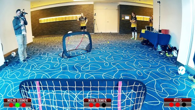 freekickerz vs Mats Hummels - Back-Spin Football Challenge