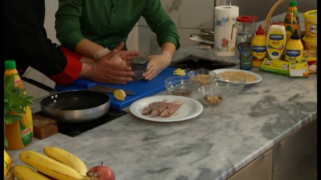 Receta e Ditës, Peshk Barbun me fruta pylli , 24 Maj 2016 -Ora News - Të parët për lajmin e fundit