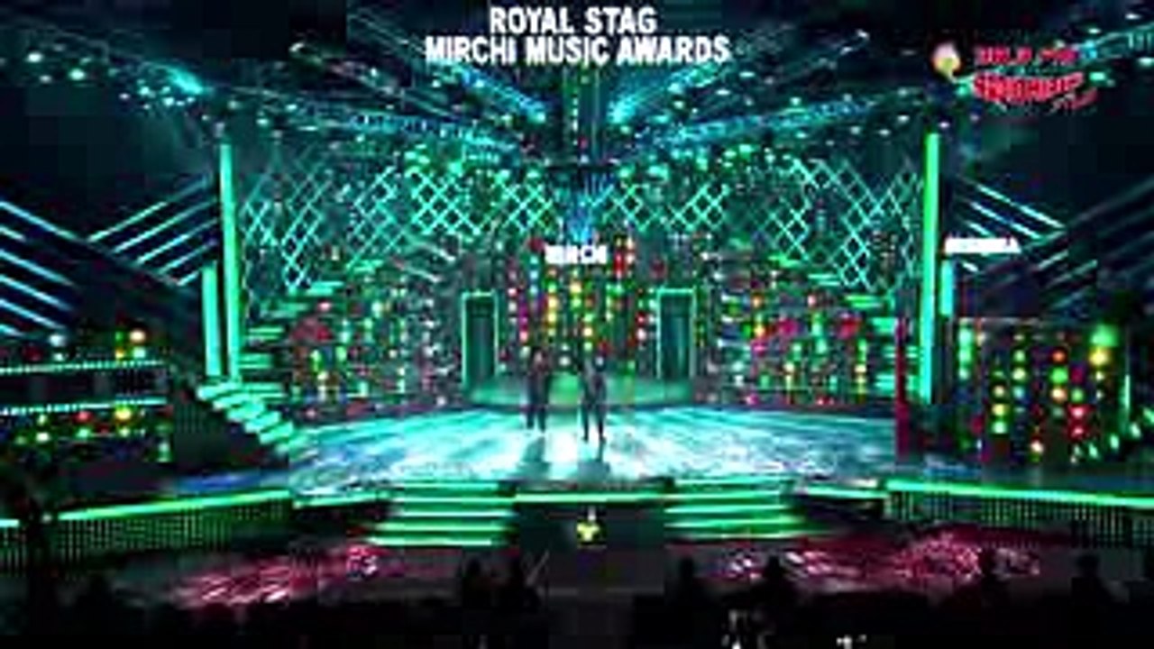 Mika_Singh_Vs_Badshah_Face_Off_At_The_Royal_Stag_Mirchi_Music_Awards!