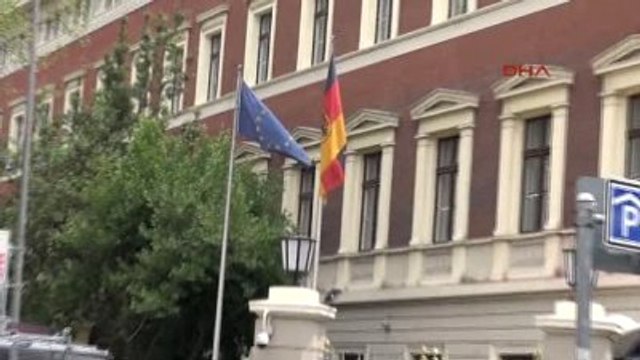 Vatan Partili Bir Grup Almanya Başkonsolosluğu Önünde Eylem Yaptı