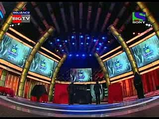 Shahrukh khan's cheap joke on Salman in Filmfare awards