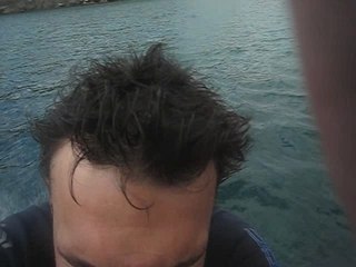 Saut du toit du bateau