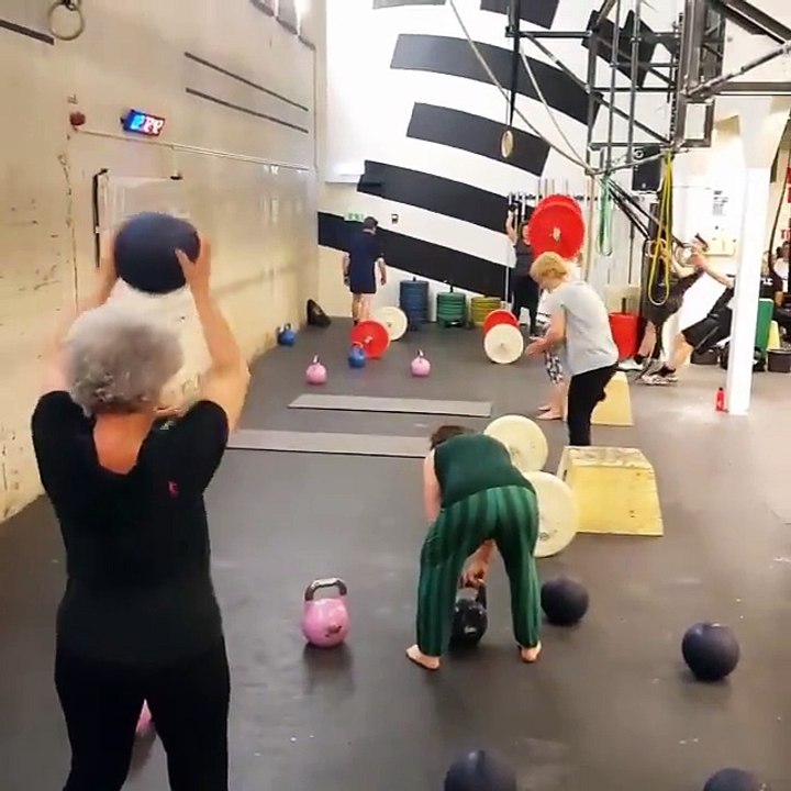Le Crossfit pour personnes du 3e âge en Suède