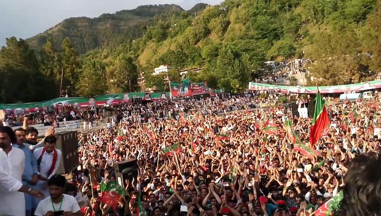 This is How Bagh Welcomed Imran Khan - WoW