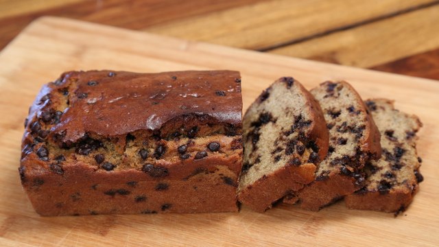 Banana Bread Recipe | Eggless Chocolate Chip Banana Bread | Divine Taste With Anushruti