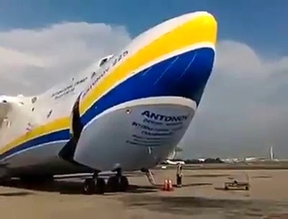 The World's Largest Aircraft, which makes amazed