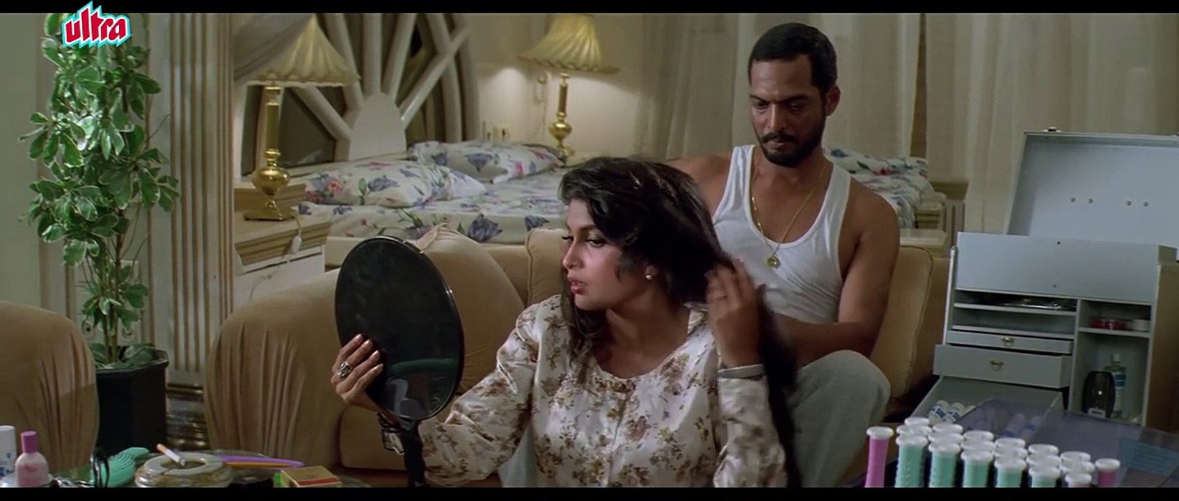 Kissing Scene of Nana Patekar & Ramya Krishnan - Romantic Scene - Wajood - Bollywood Movie