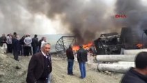 Van - Doğubayazıt- Çaldıran Yolunu Kesen PKK'lılar 12 Aracı Yaktı