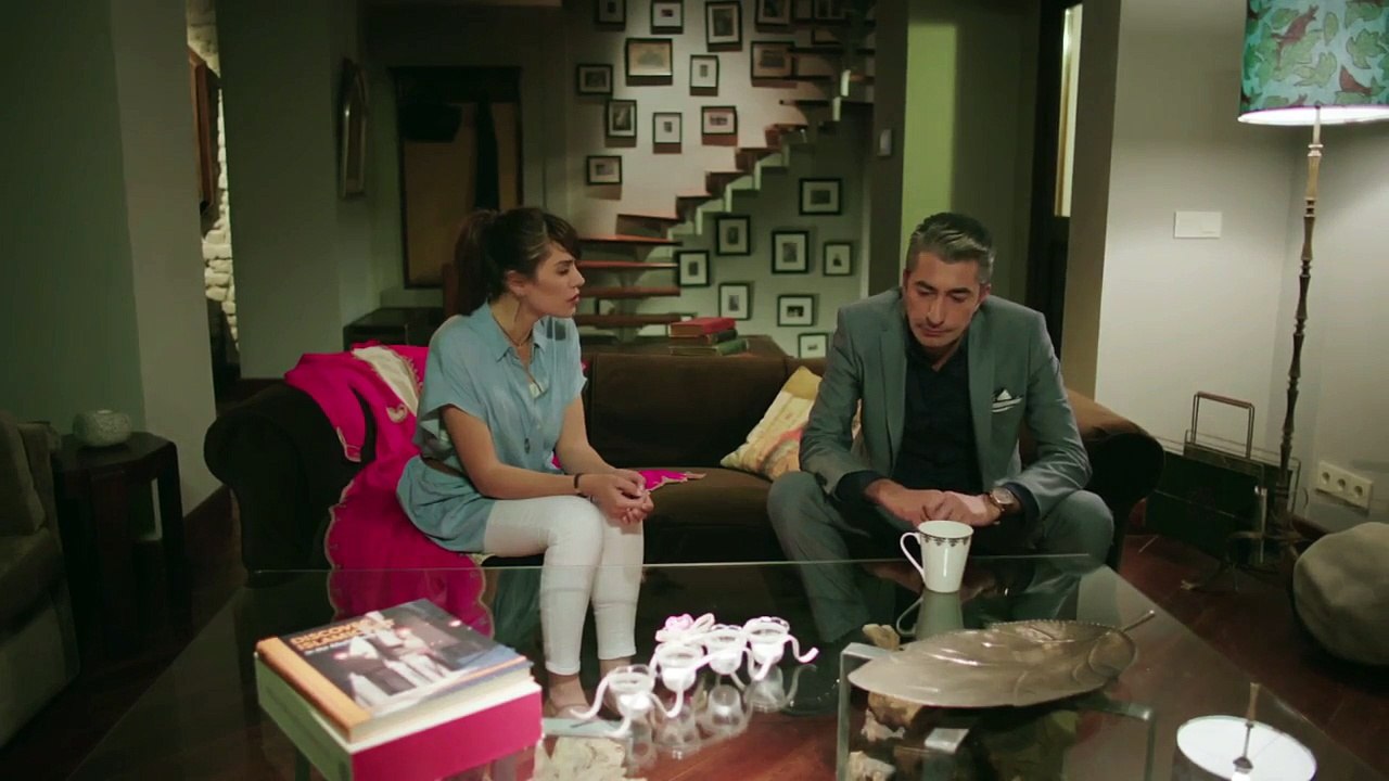 Paramparça 67. Bölüm | İnsan Sevdiği Adamın Doğum Gününü Bilmez mi?