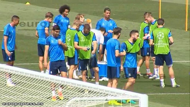 El Real Madrid y su baño de flashes antes de Milán