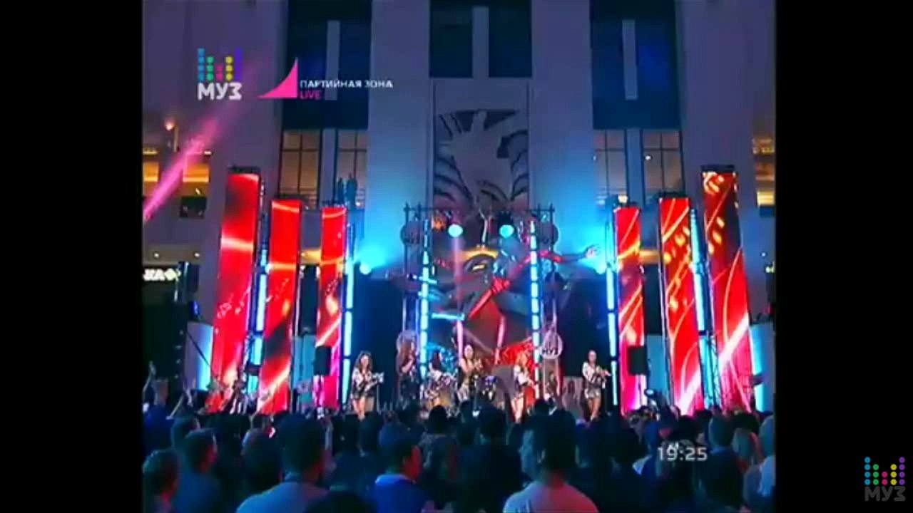 Анита Цой - Лучше, Ллл, Без вещей, Целься в сердце (Партийная зона Муз тв 22 05 2016)