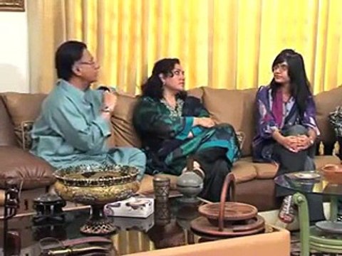Hassan Nisar’s daughter first time asking question from his father,than what hassan nisar said ?watch