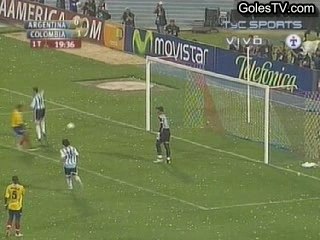 Argentina 4-2 Colombia (1-1 Hernan Crespo)