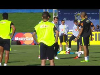 Seleção faz primeiro treino com bola no StubHub Center