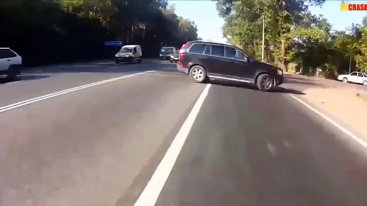 Motorcycle accidents and bicycle Compilation (18+)  Los accidentes de motocicleta y bicicleta