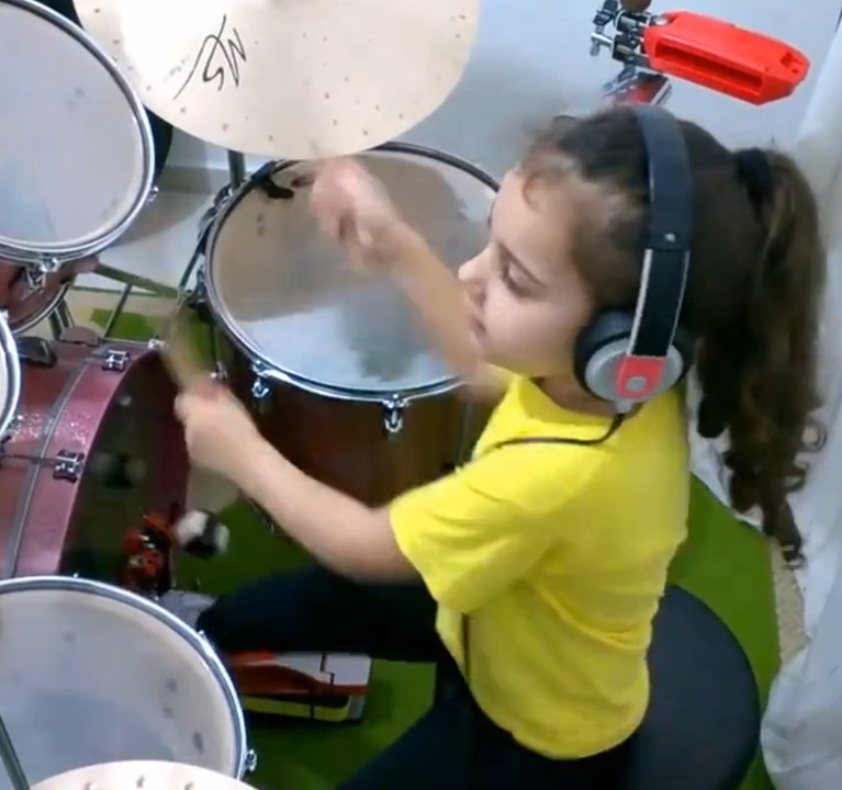 Pequena baterista.
