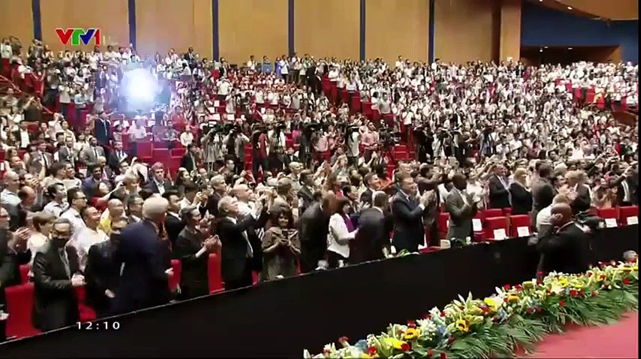 The entire speech by President Obama when talking to youth and entrepreneurs Vietnam