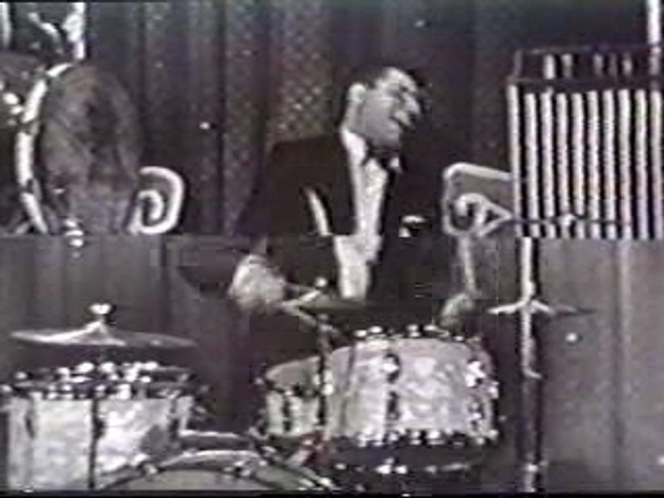 Buddy Rich & Jerry Lewis - Drum Solo Battle (1965)