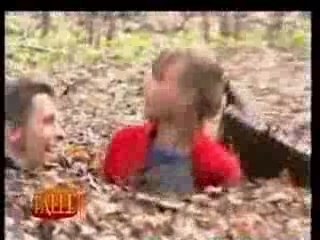 Filles piègées en forêt