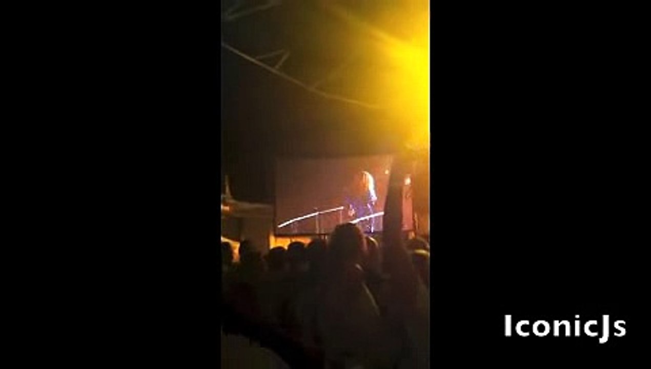 Man slapped Beyoncé 's Butt.