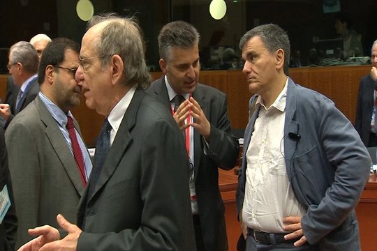 El Eurogrupo acuerda dar a Grecia 10.300 millones