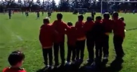 Galatasaray U10 Takımı, Beşiktaş Marşı Söyledi
