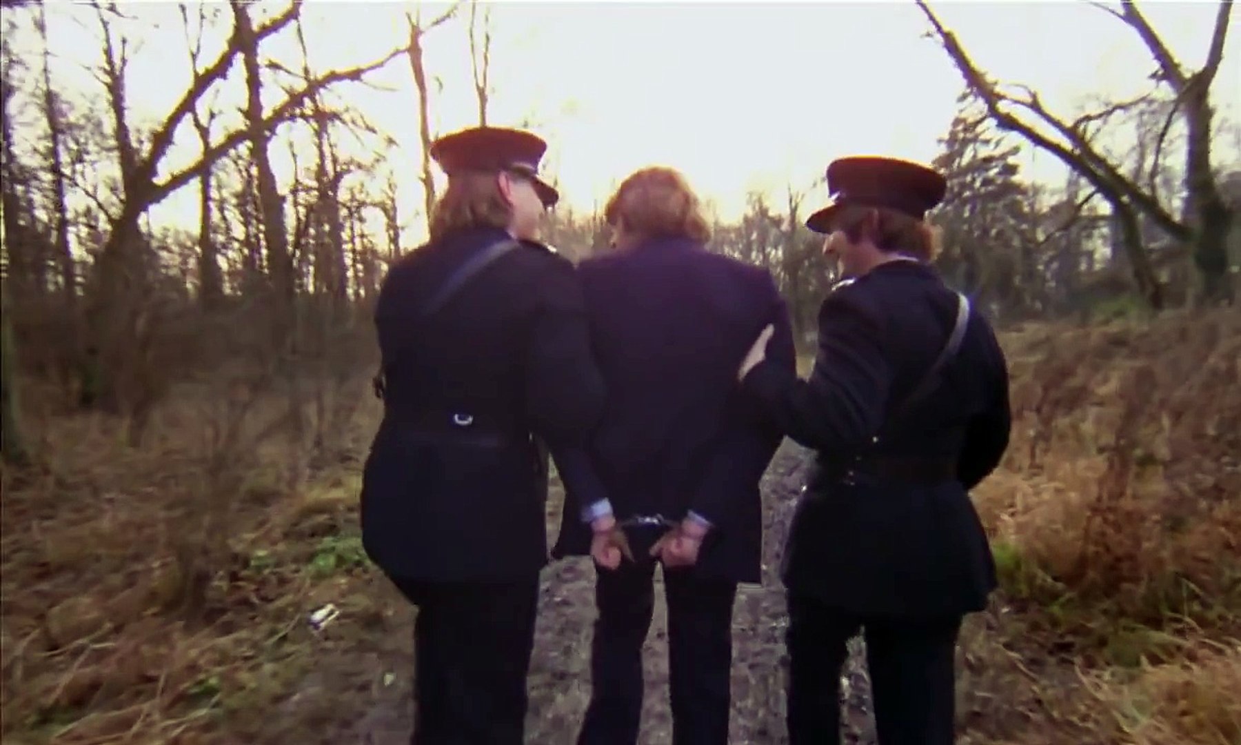 A Clockwork Orange - Alex beat up by the police - video Dailymotion