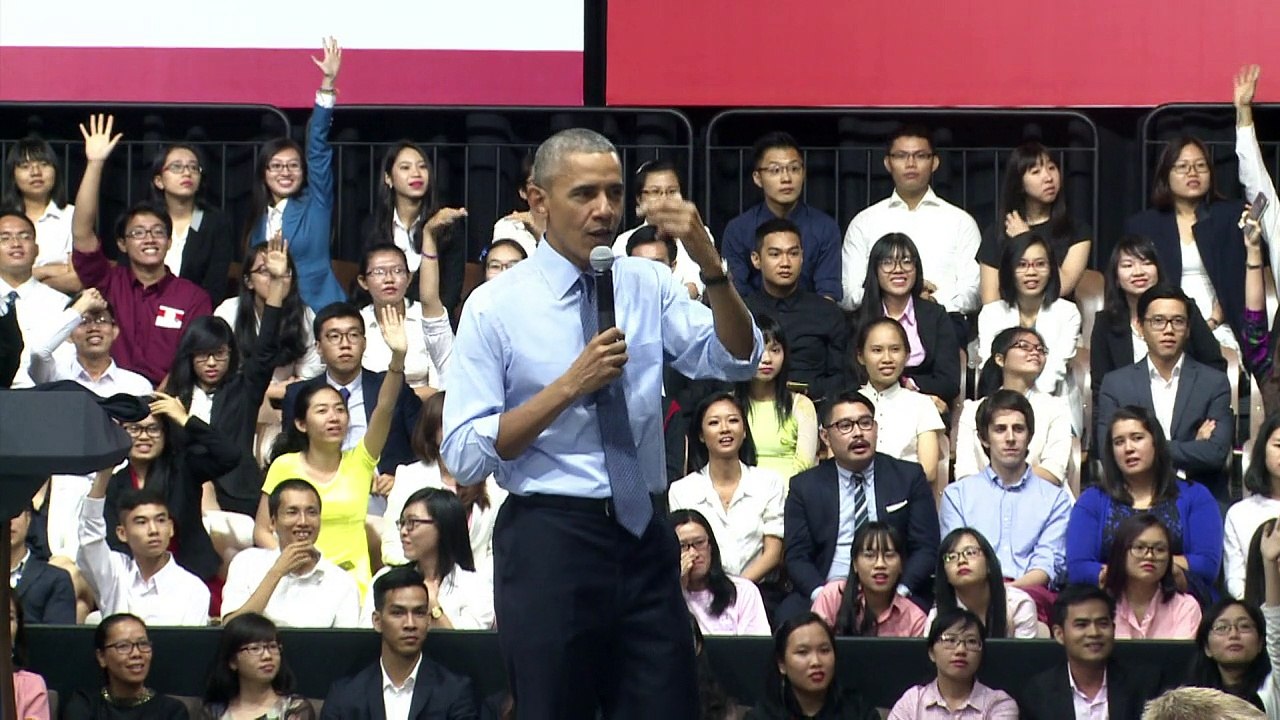 Jóvenes hablan con Obama sin censura en Vietnam