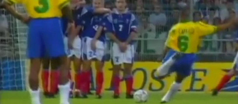 Les meilleurs tireurs de coups francs sont...