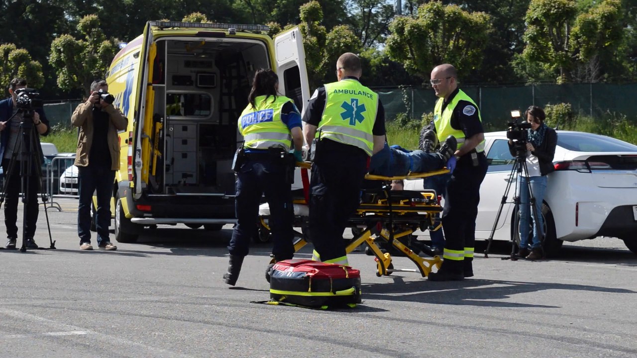Un crash voiture - e-bike