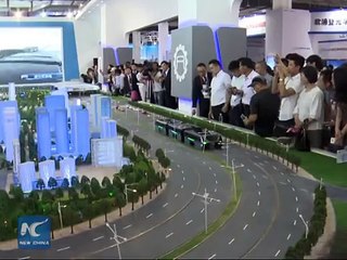 Un bus enjambeur d'embouteillages chinois