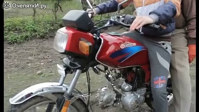 Отец учит дочь:)