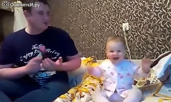 Устроил концерт для дочки(: